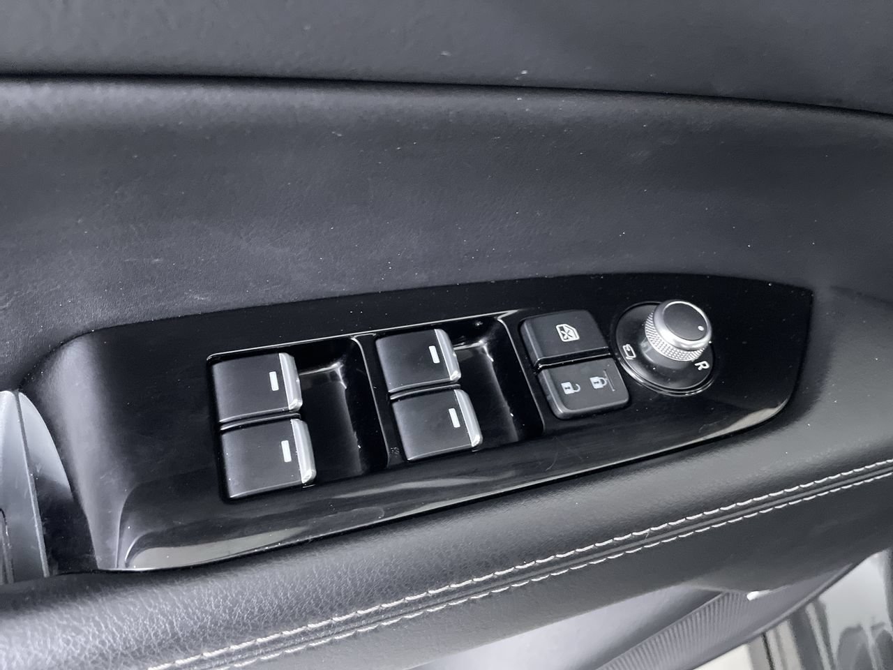 Used 2025 MAZDA CX-5 AWD 2.5 S w/ Premium Plus Pkg image 11