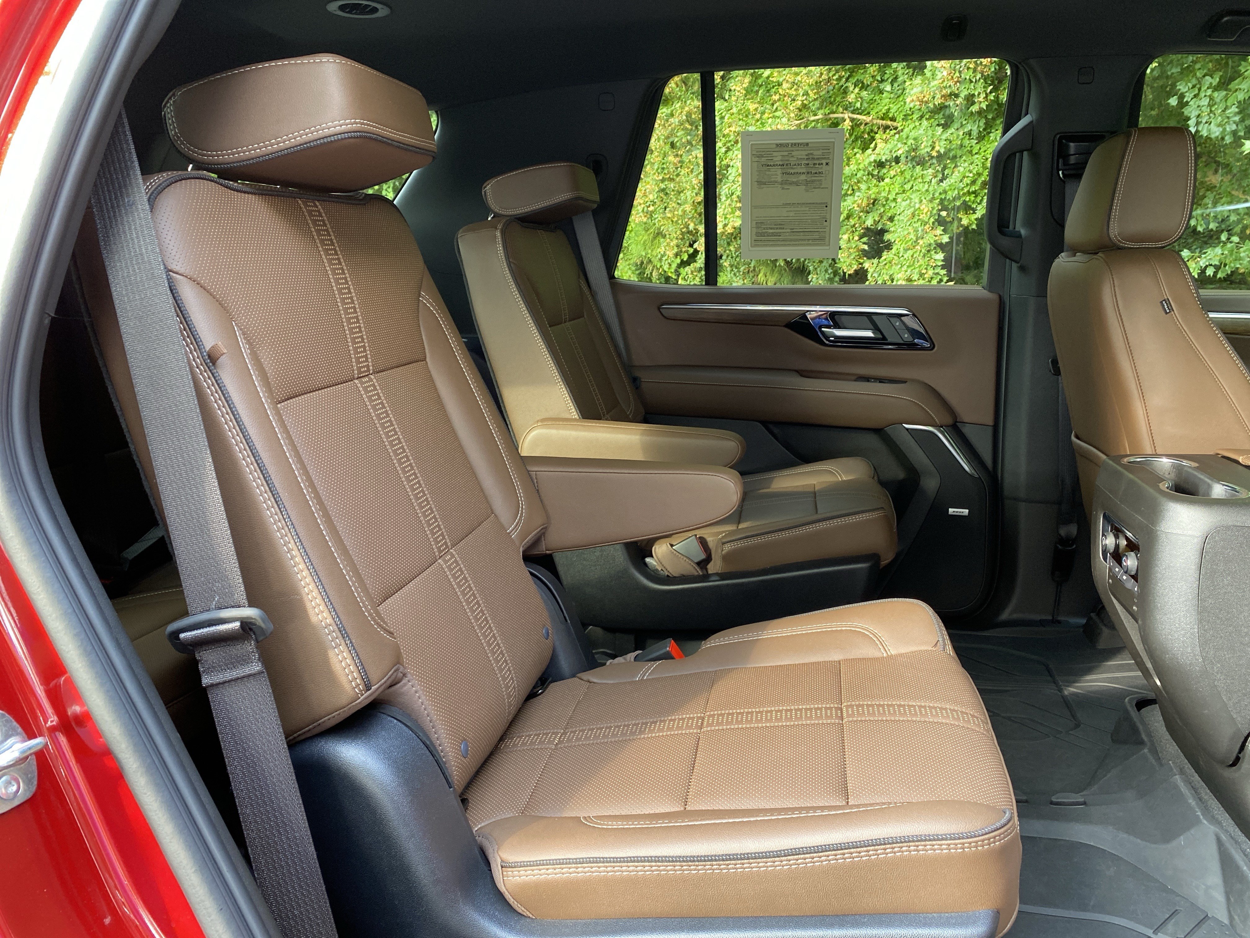 Used 2025 Chevrolet Tahoe High Country AWD/4WD image 38