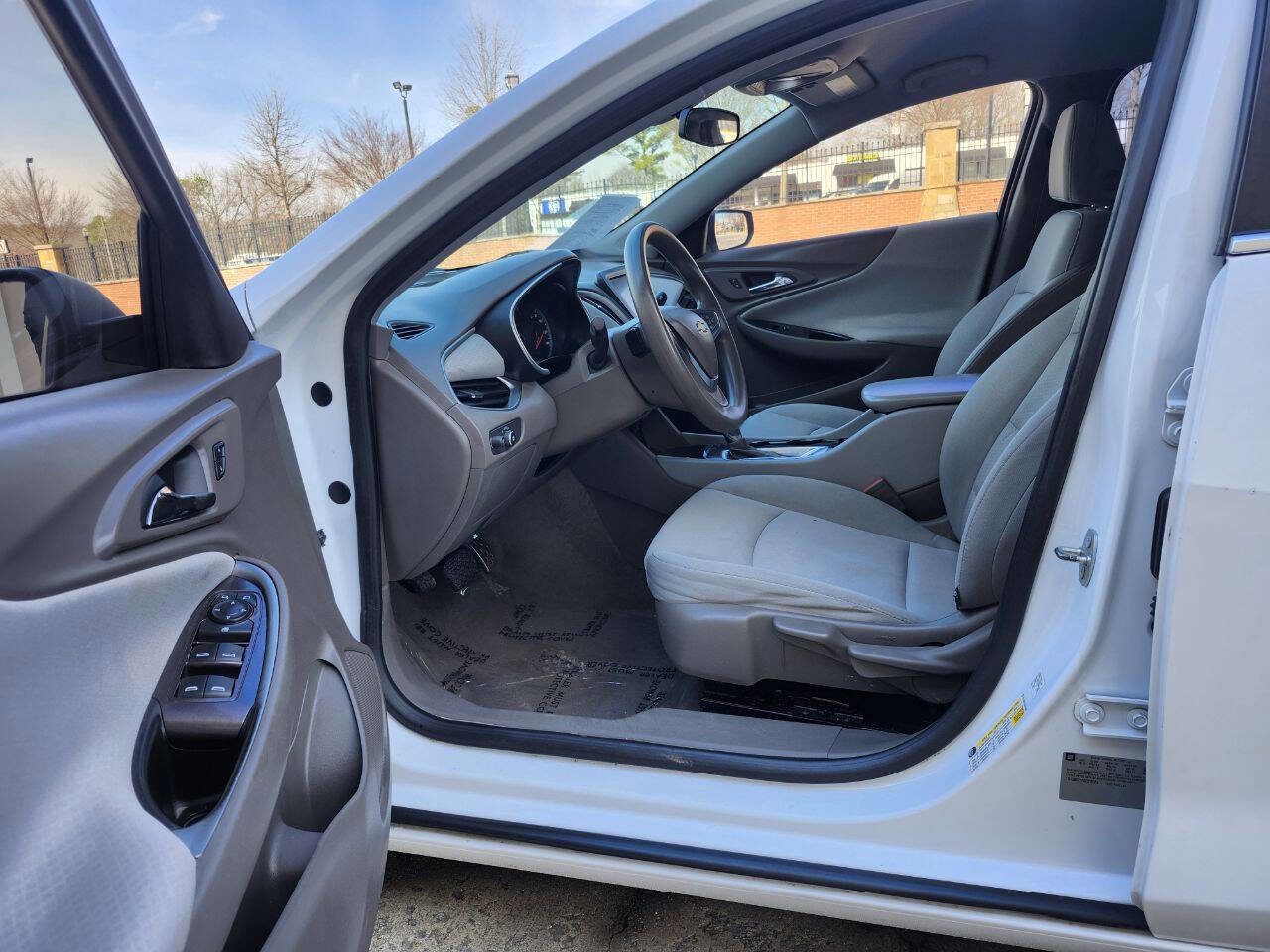 Used 2016 Chevrolet Malibu LS image 4