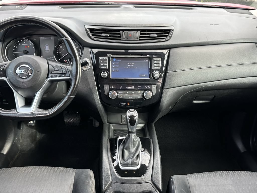 Used 2017 Nissan Rogue SV w/ SV Premium Package FWD image 16