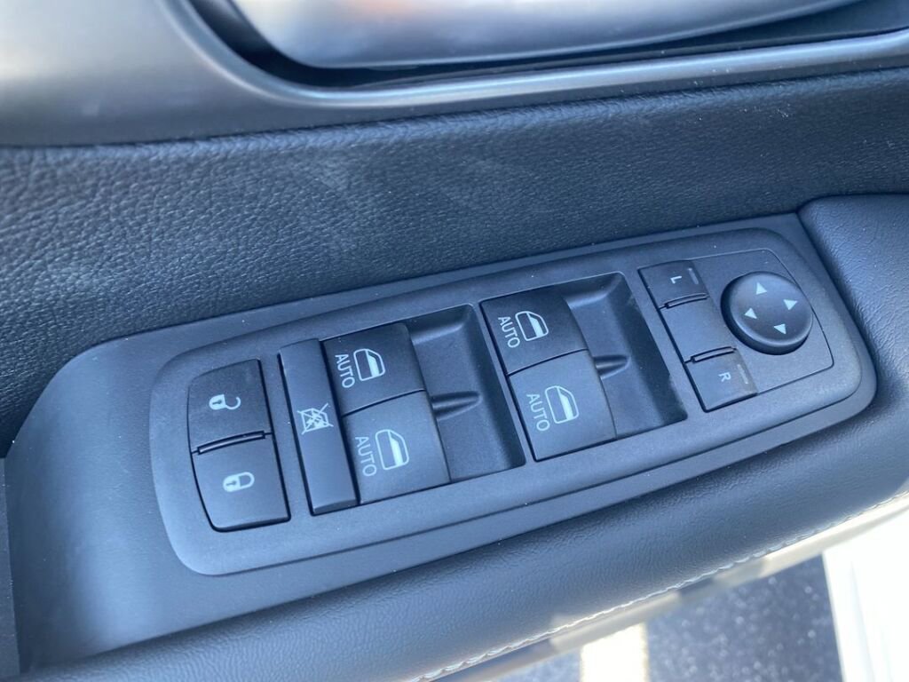 New 2026 Chrysler Pacifica Select w/ S Appearance Package image 14