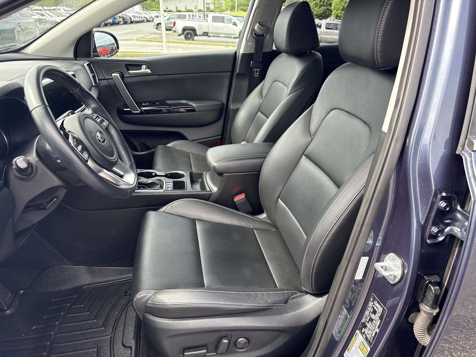 Used 2022 Kia Sportage EX image 11