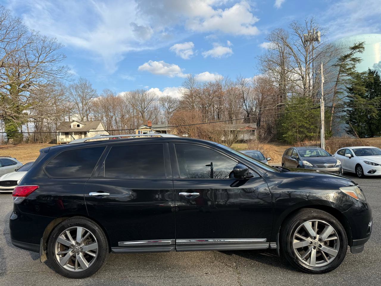 Used 2015 Nissan Pathfinder Platinum w/ Family Entertainment Package AWD/4WD image 8