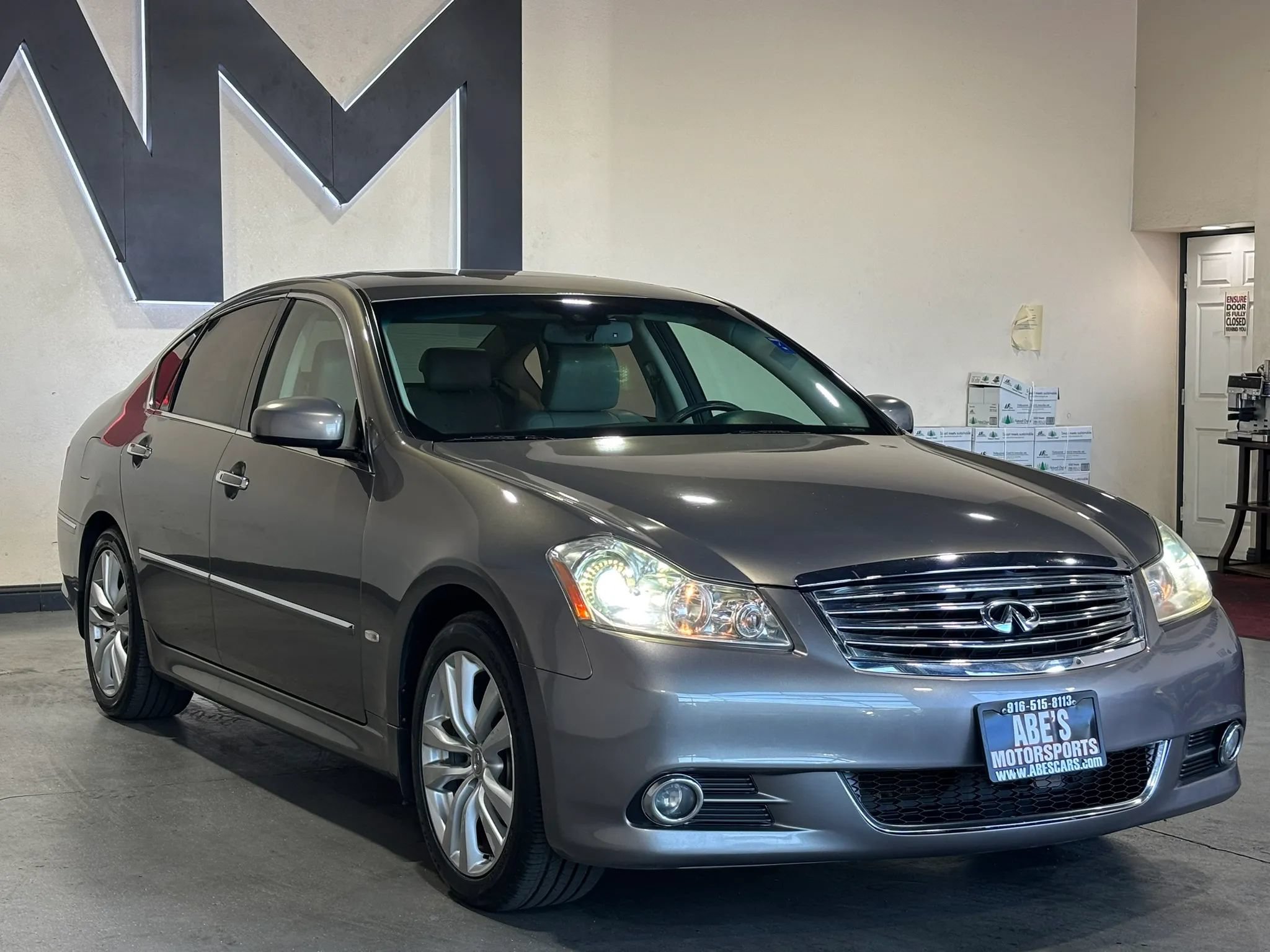 Used 2008 INFINITI M35 w/ Technology Pkg RWD image 2