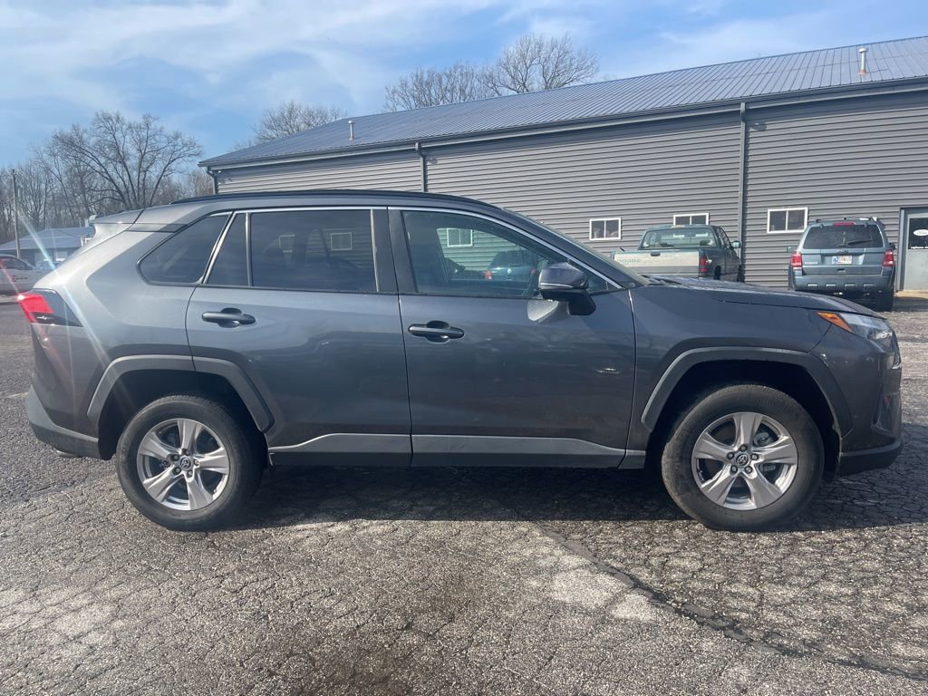 Used 2022 Toyota RAV4 XLE w/ Convenience Package image 9