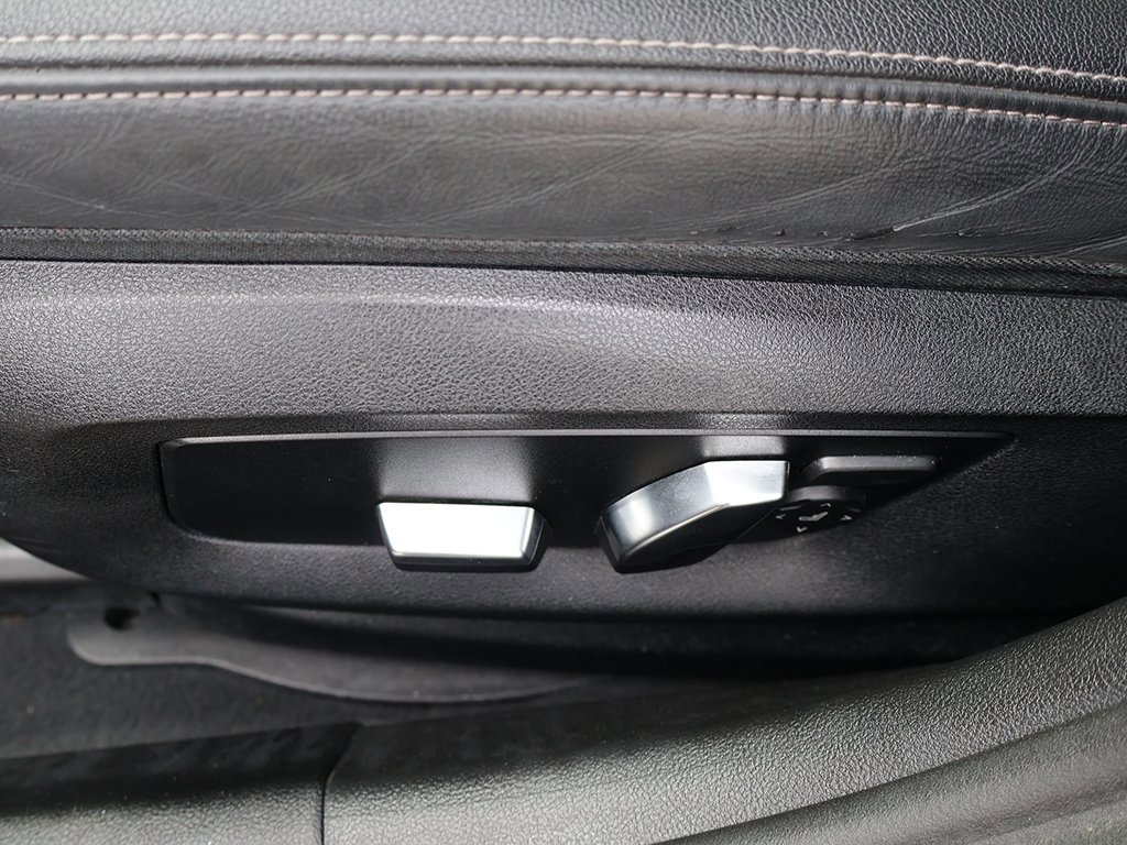 Used 2023 BMW 540i w/ M Sport Package image 33