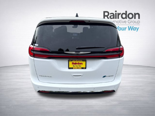 Used 2024 Chrysler Pacifica Limited FWD image 6