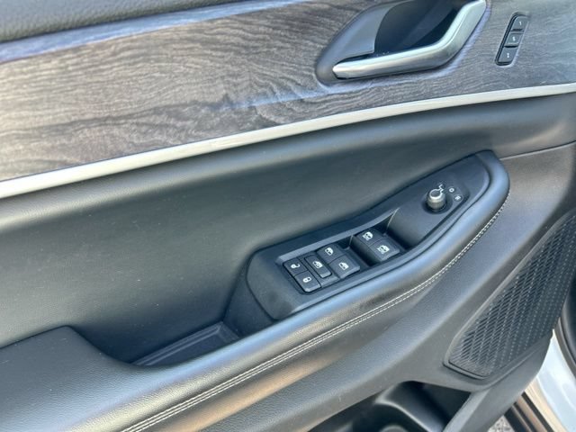Used 2023 Jeep Grand Cherokee L Limited AWD/4WD image 29