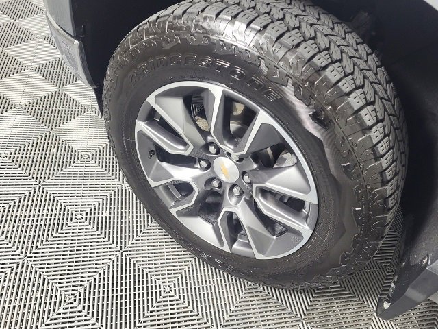 Used 2025 Chevrolet Silverado 1500 LT image 8