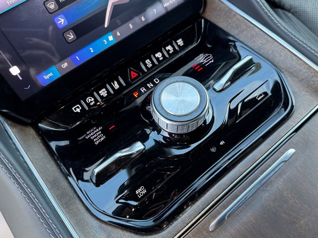 Used 2024 Jeep Grand Wagoneer L Base image 28