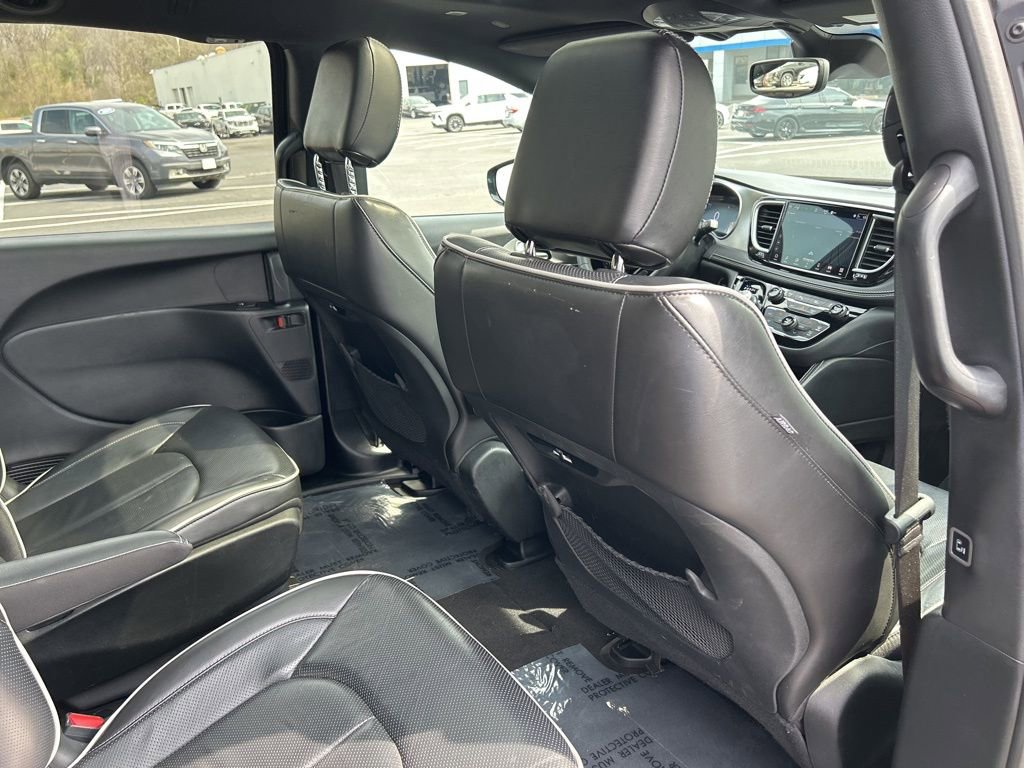 Used 2024 Chrysler Pacifica Premium FWD image 48