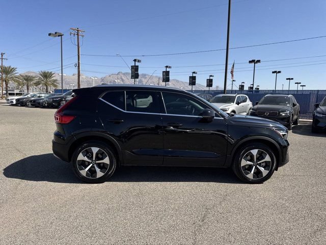 Certified 2025 Volvo XC40 B5 Core w/ Protection Package Premier AWD/4WD image 4