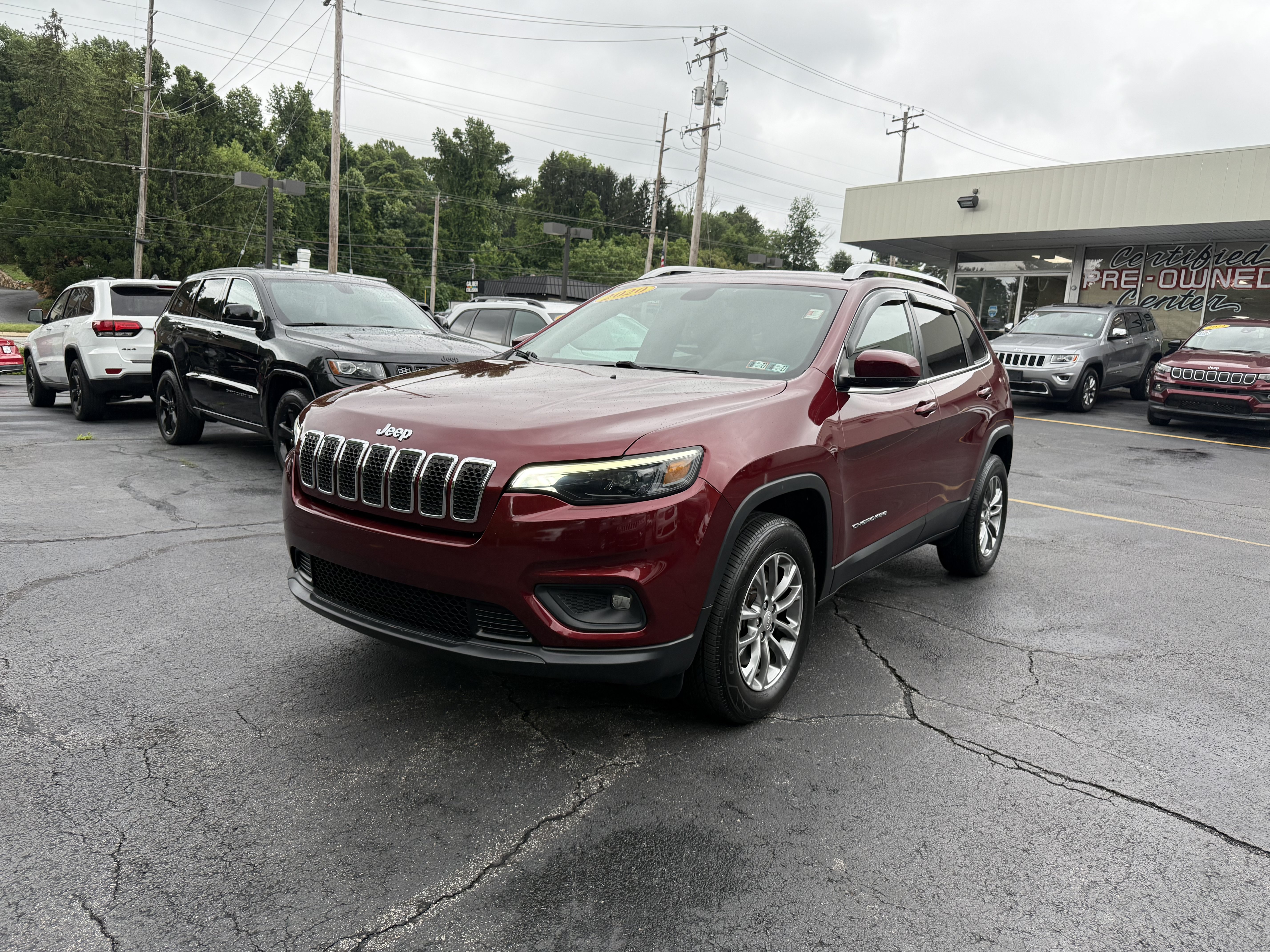 Certified 2020 Jeep Cherokee Latitude Plus w/ Cold Weather Group AWD/4WD image 3