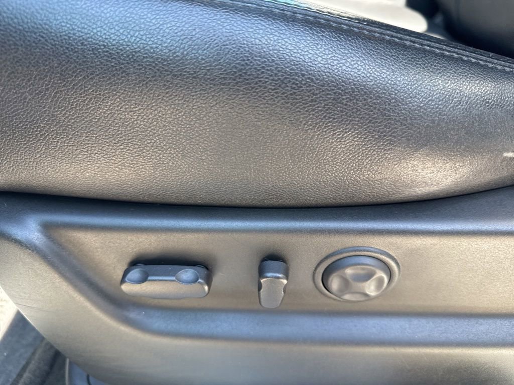 Used 2012 Chevrolet Avalanche LTZ image 8