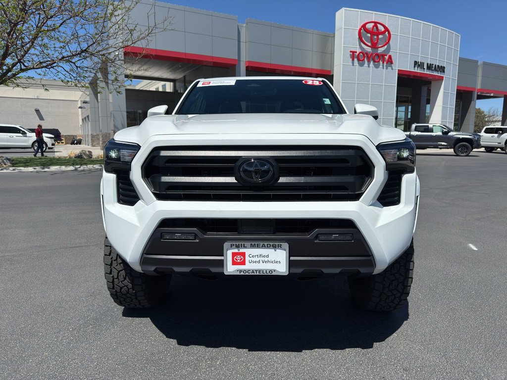 Used 2025 Toyota Tacoma SR5 AWD/4WD image 6