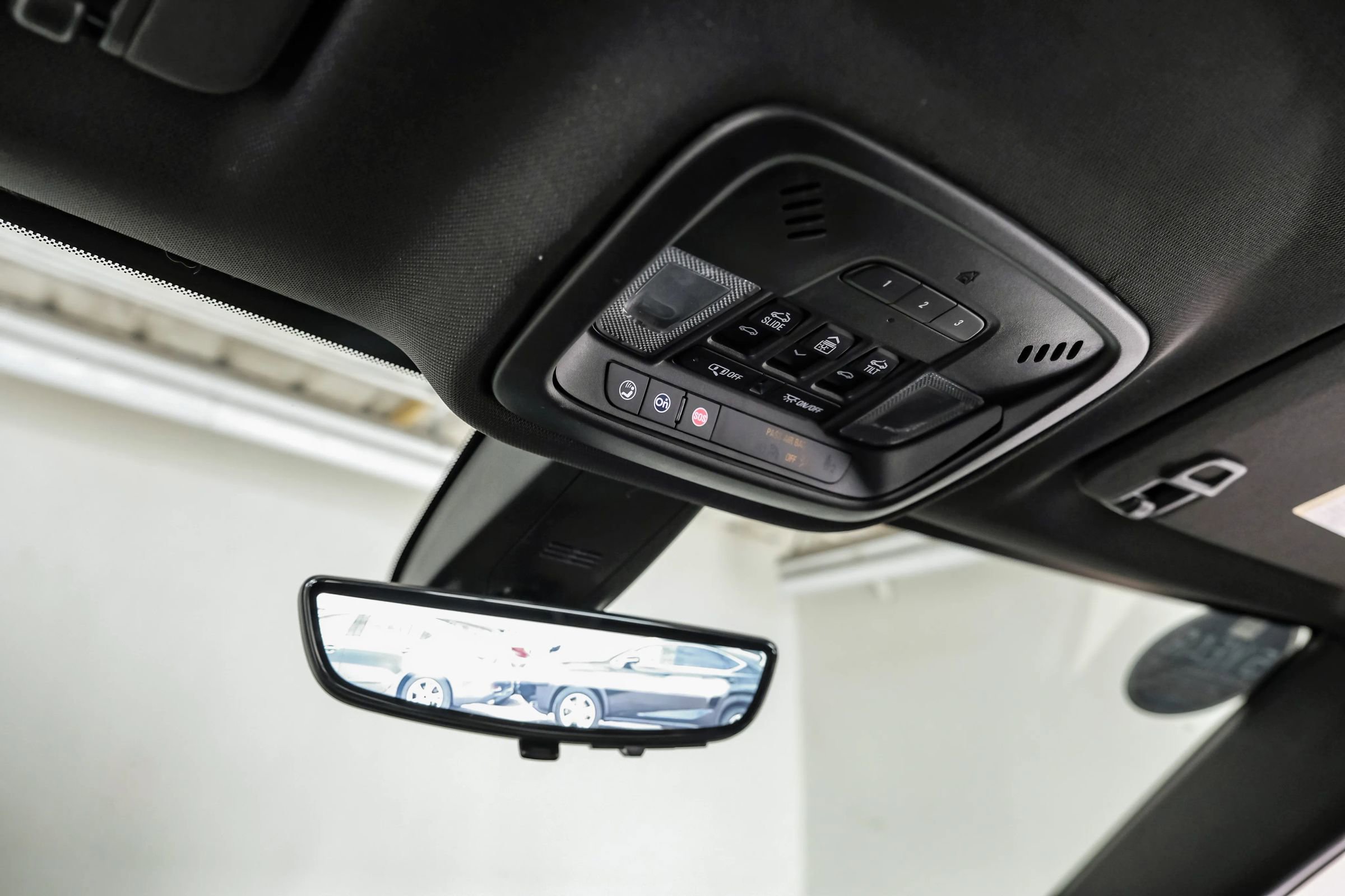 Used 2022 Chevrolet Traverse Premier w/ Redline Edition FWD image 26