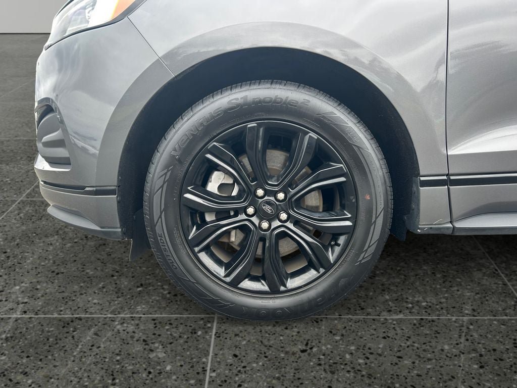 Used 2022 Ford Edge SE w/ Black Appearance Package AWD/4WD image 4