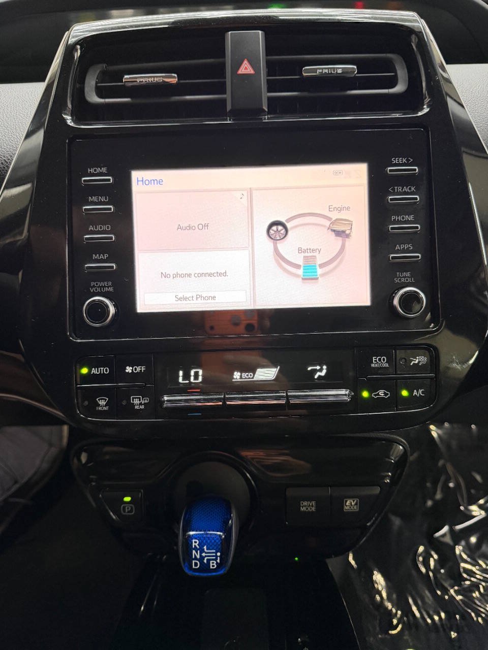 Used 2020 Toyota Prius XLE FWD image 27