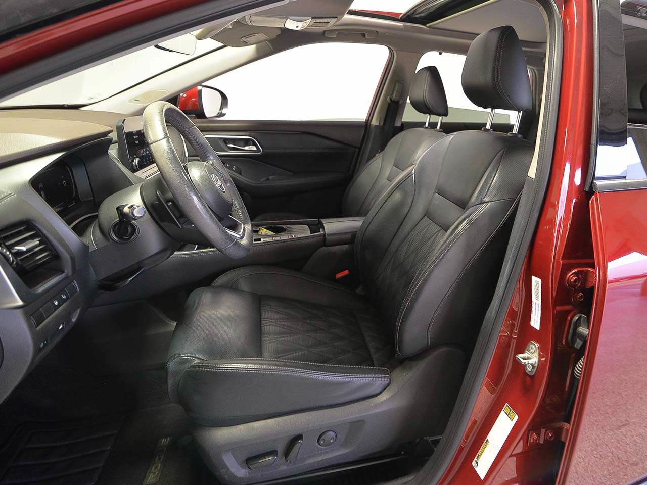 Used 2022 Nissan Rogue Platinum w/ Head-Up Display Package FWD image 8