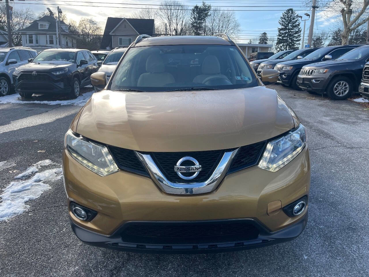 Used 2015 Nissan Rogue SV w/ SV Moonroof Package image 9