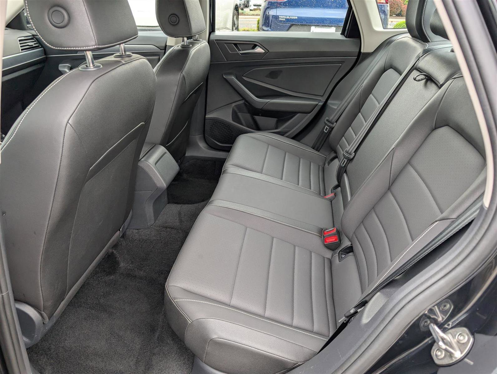 Used 2024 Volkswagen Jetta SE image 14