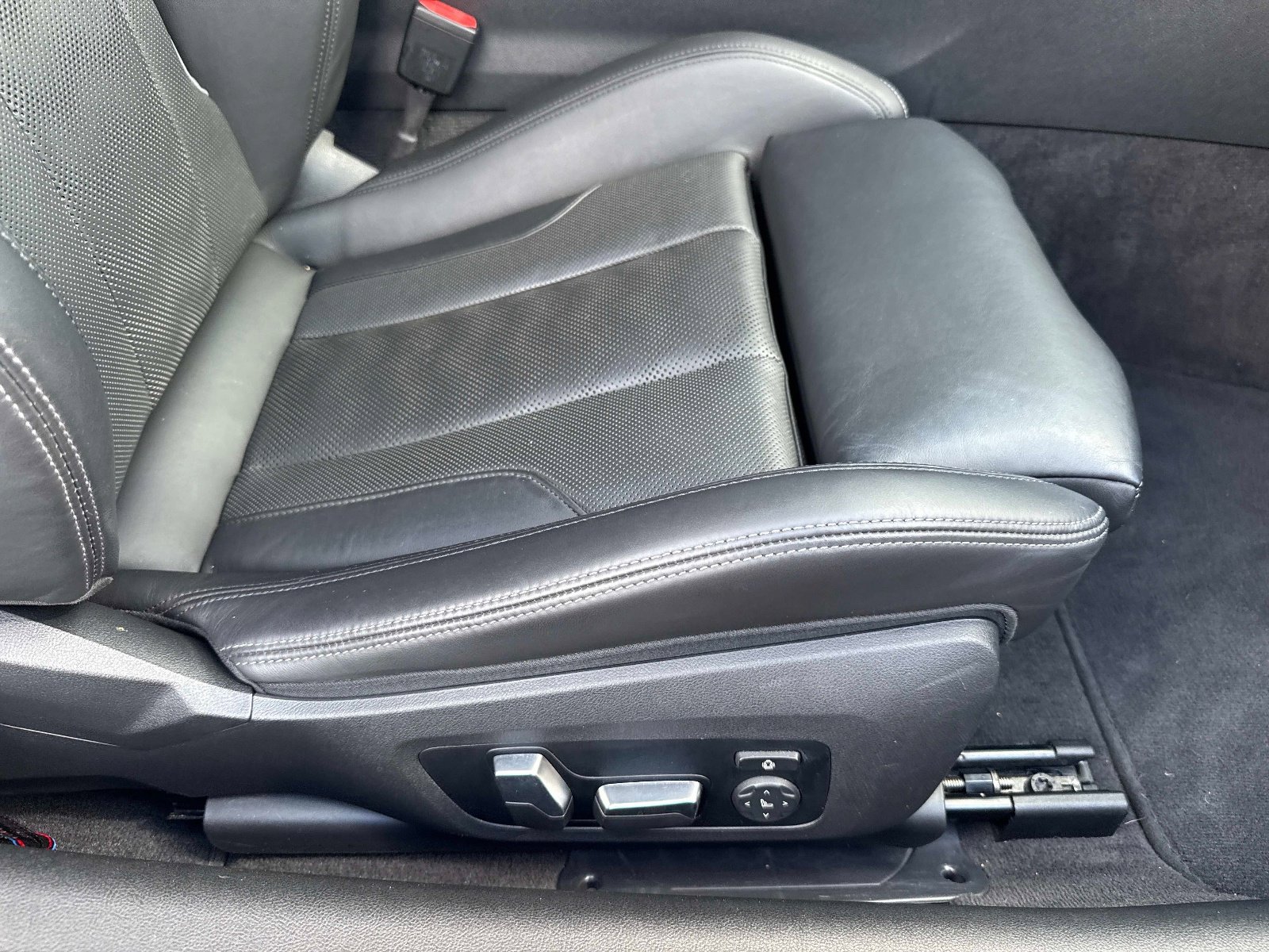 Used 2023 BMW M4 xDrive Competition image 28