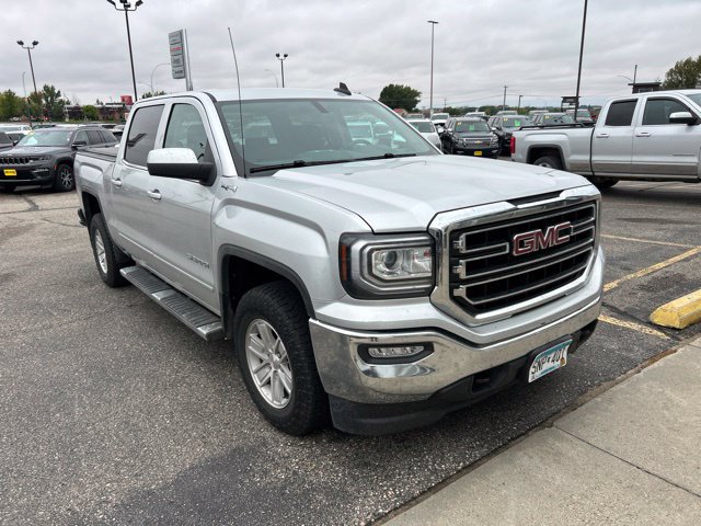 Used 2018 GMC Sierra 1500 SLE w/ SLE Value Package AWD/4WD image 3