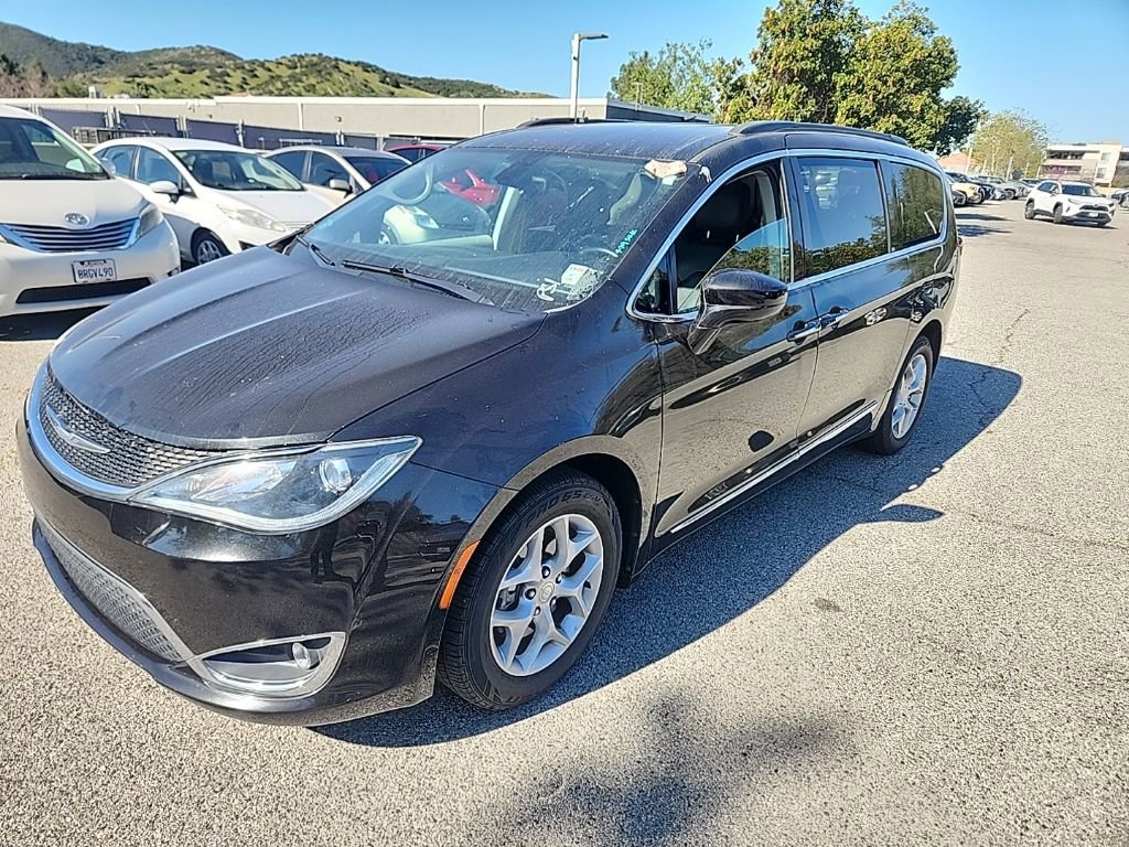 Used 2017 Chrysler Pacifica Touring-L image 1