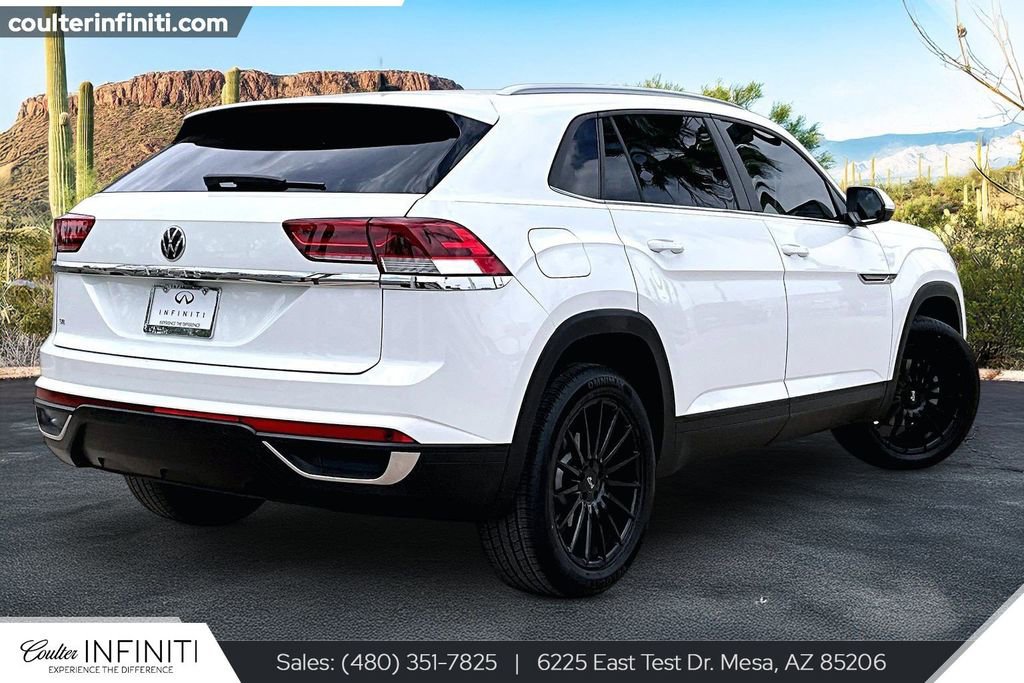 Used 2020 Volkswagen Atlas Cross Sport SE FWD image 2