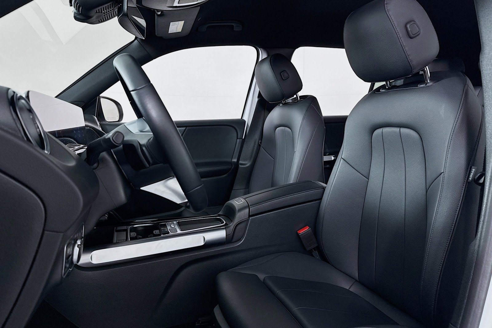 Certified 2026 Mercedes-Benz GLB 250 image 18