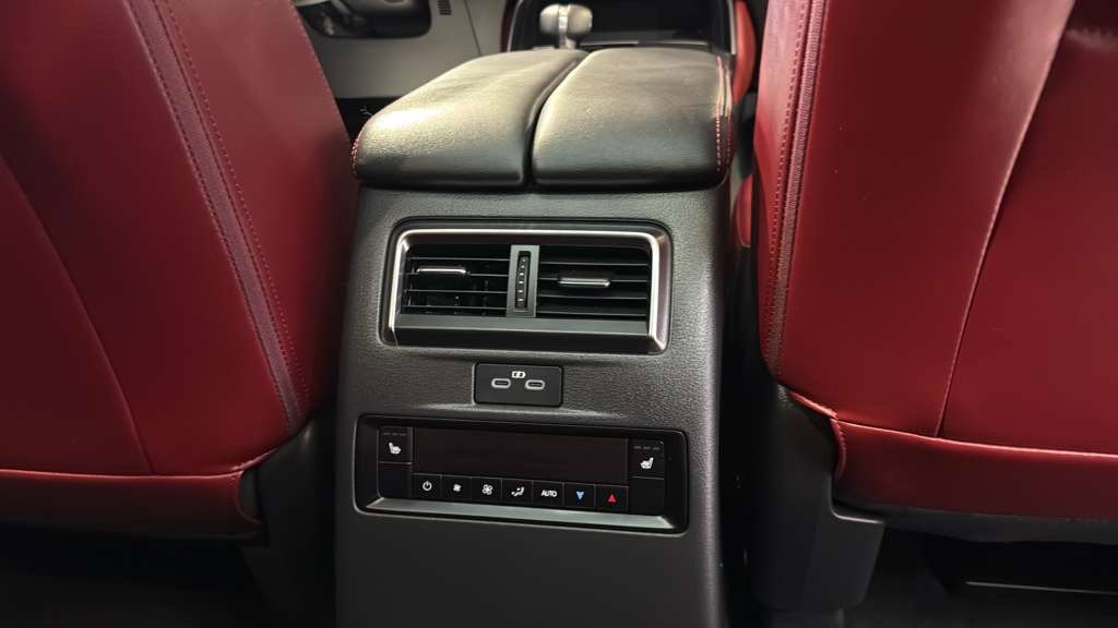 Used 2025 MAZDA CX-70 Plug-In Hybrid w/ Premium Plus AWD/4WD image 57
