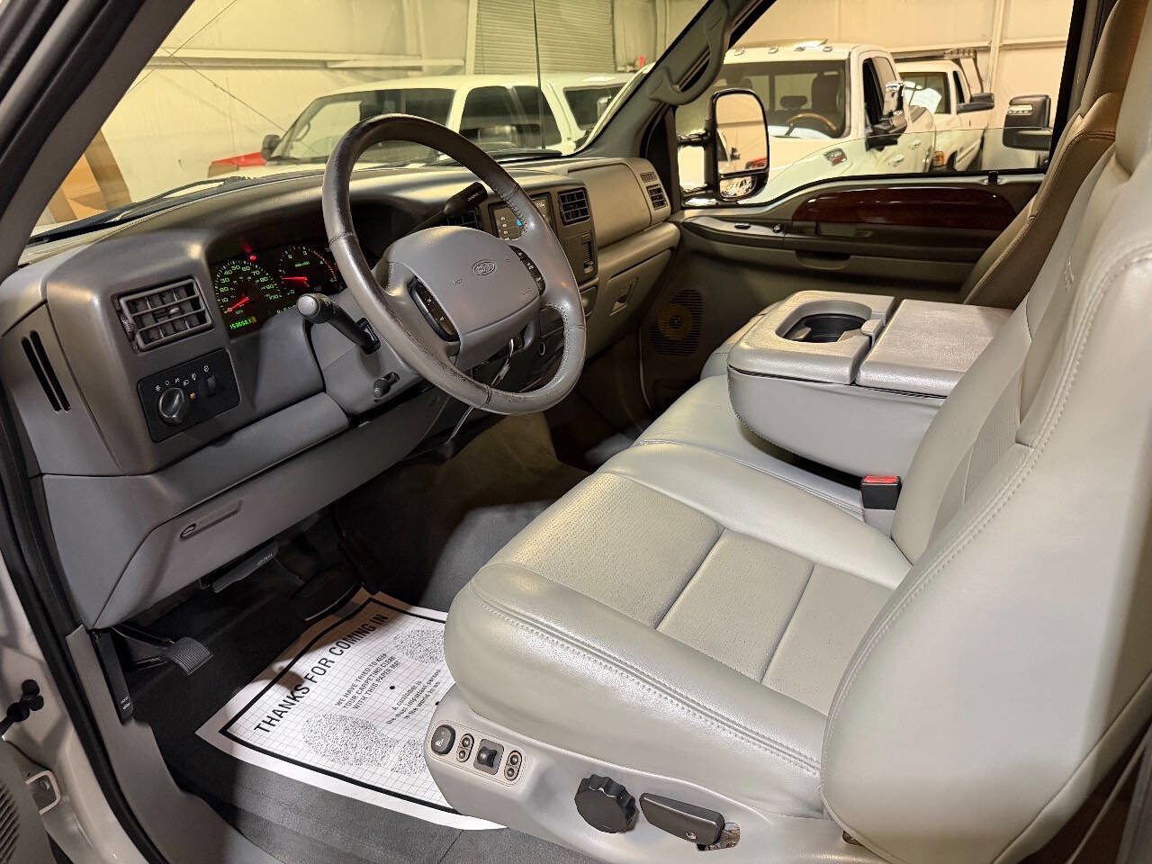 Used 2002 Ford F350 Lariat image 3