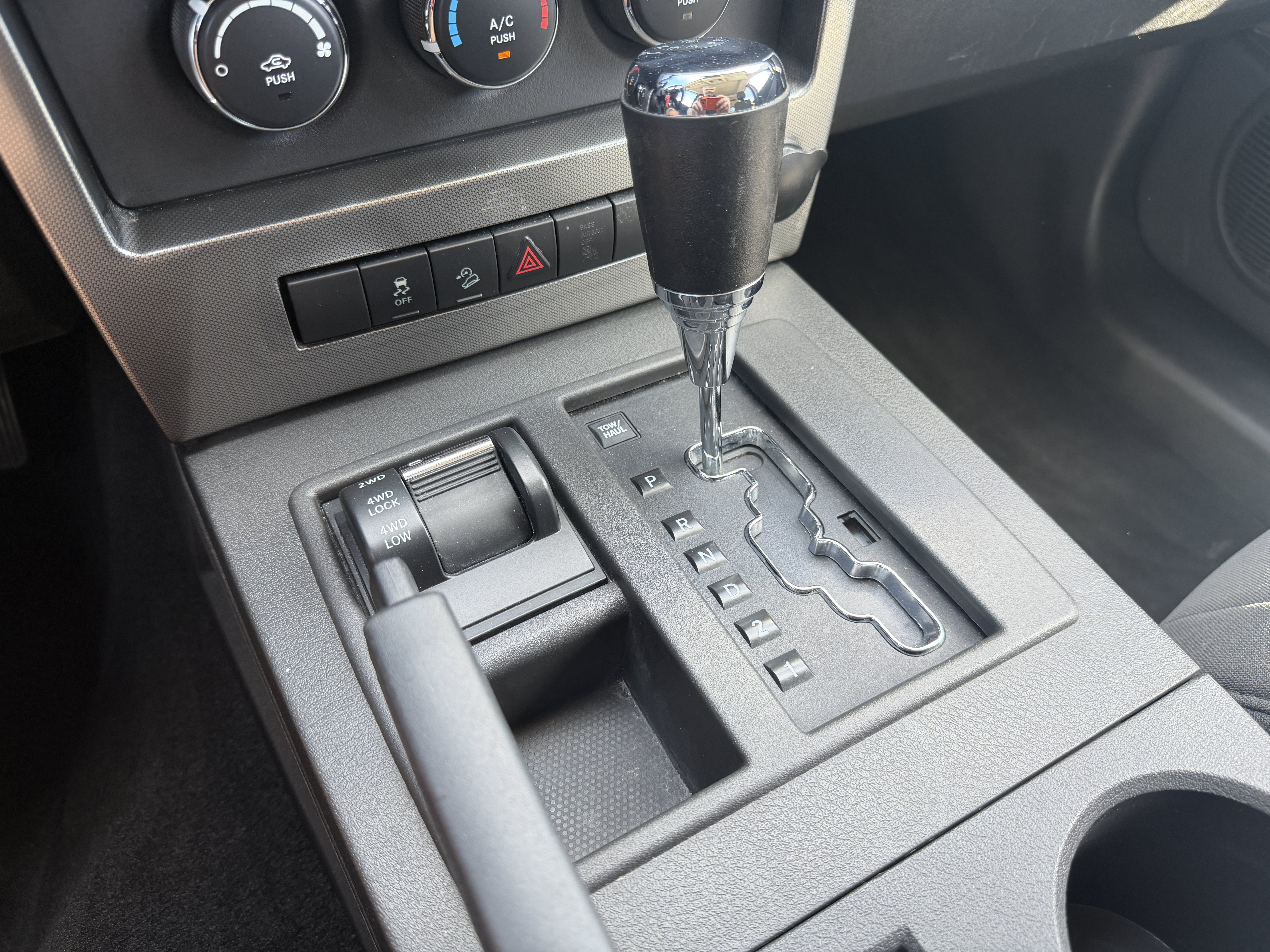 Used 2011 Jeep Liberty Sport AWD/4WD image 26