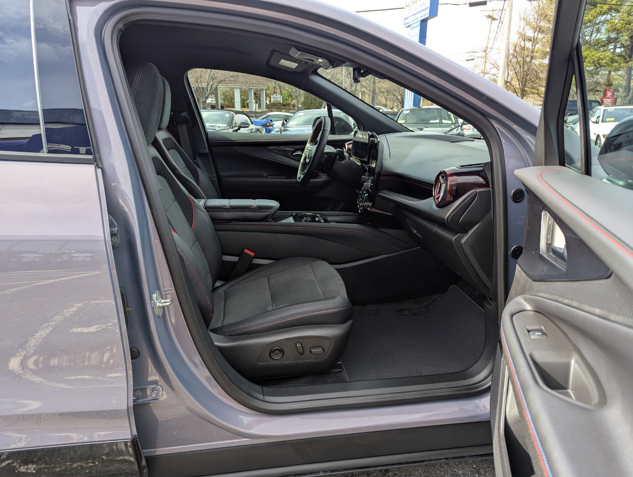 Used 2025 Chevrolet Blazer EV RS image 32