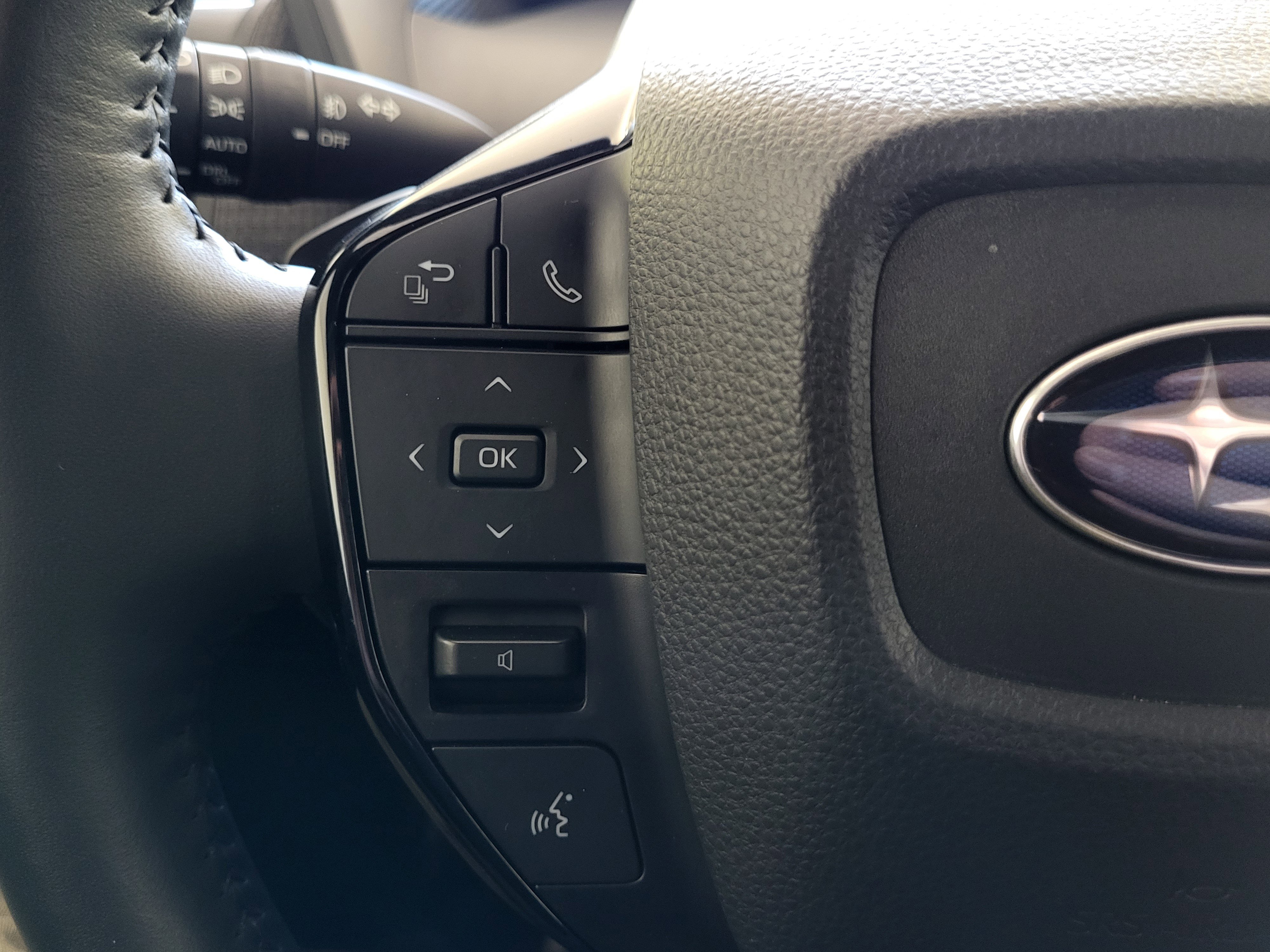 Used 2025 Subaru Solterra Limited image 25