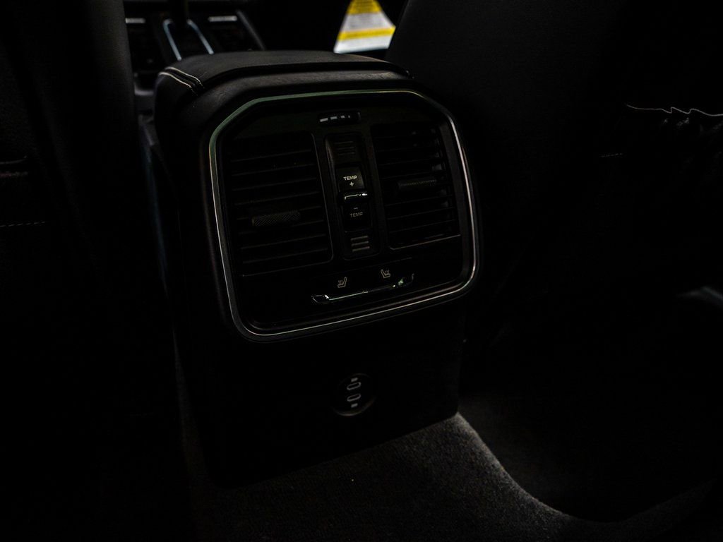 Certified 2025 Porsche Macan image 29