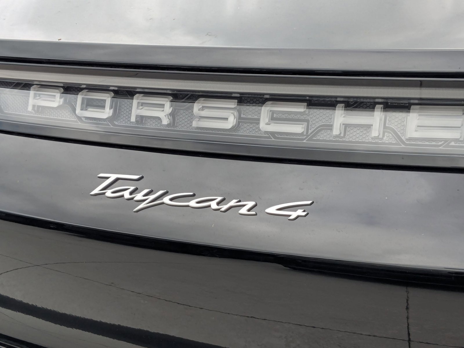 New 2026 Porsche Taycan image 13