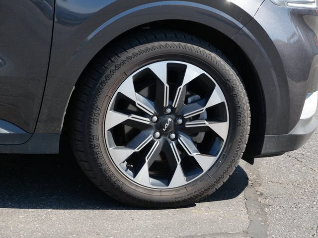 Used 2024 Kia Carnival EX FWD image 7