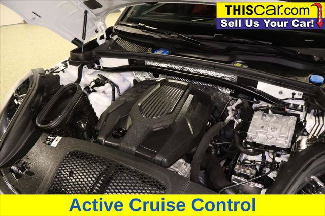 Used 2025 Porsche Macan Turbo AWD/4WD image 31