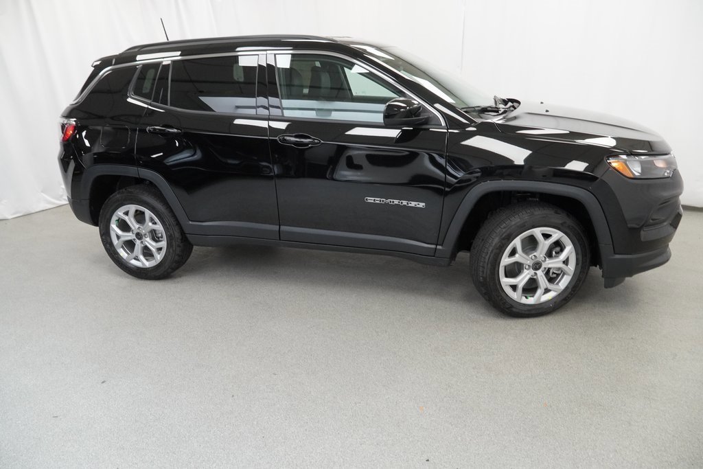 Certified 2025 Jeep Compass Latitude w/ Convenience Group image 10
