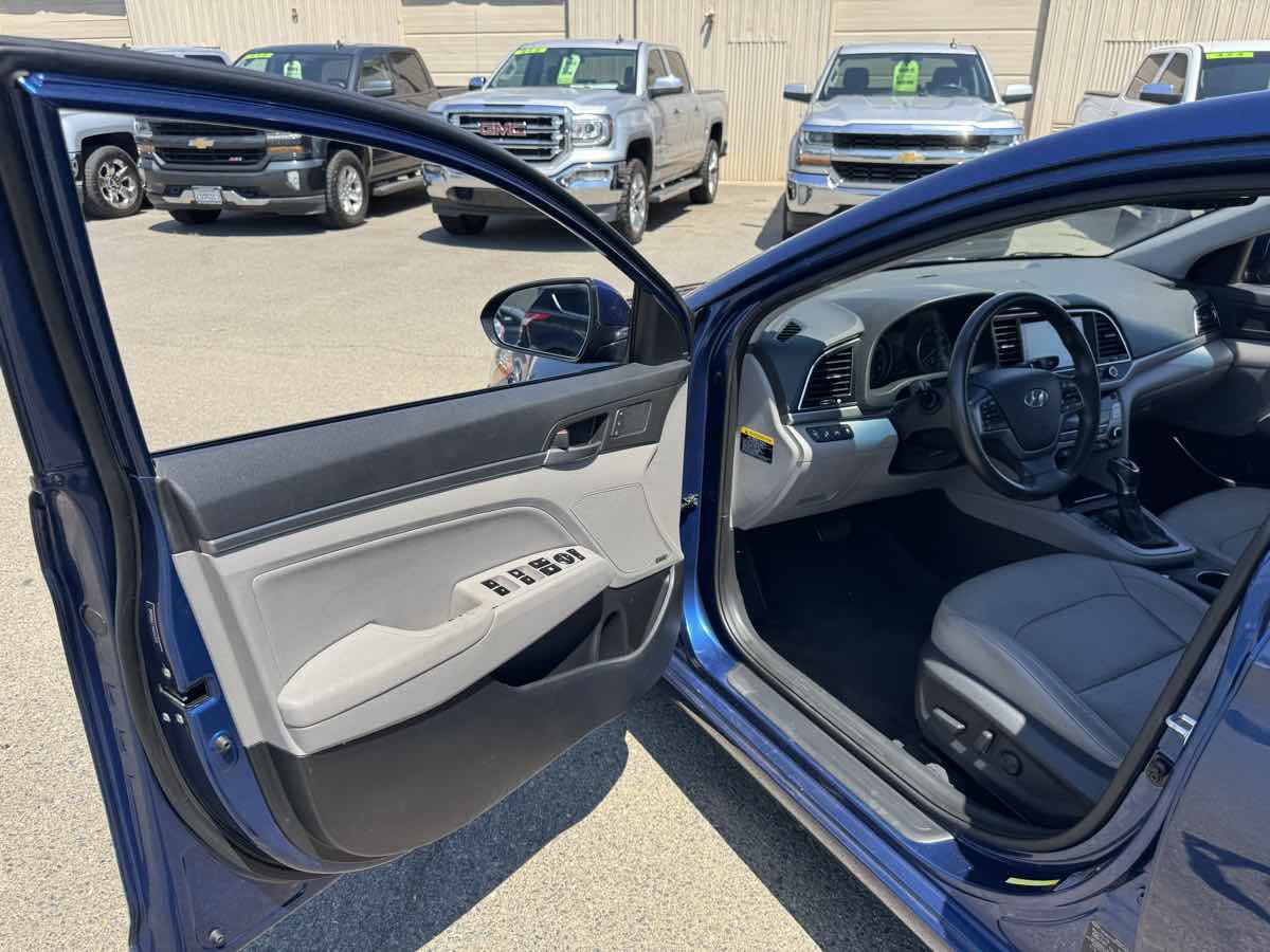 Used 2017 Hyundai Elantra Limited w/ Limited Ultimate Package 05 FWD image 21
