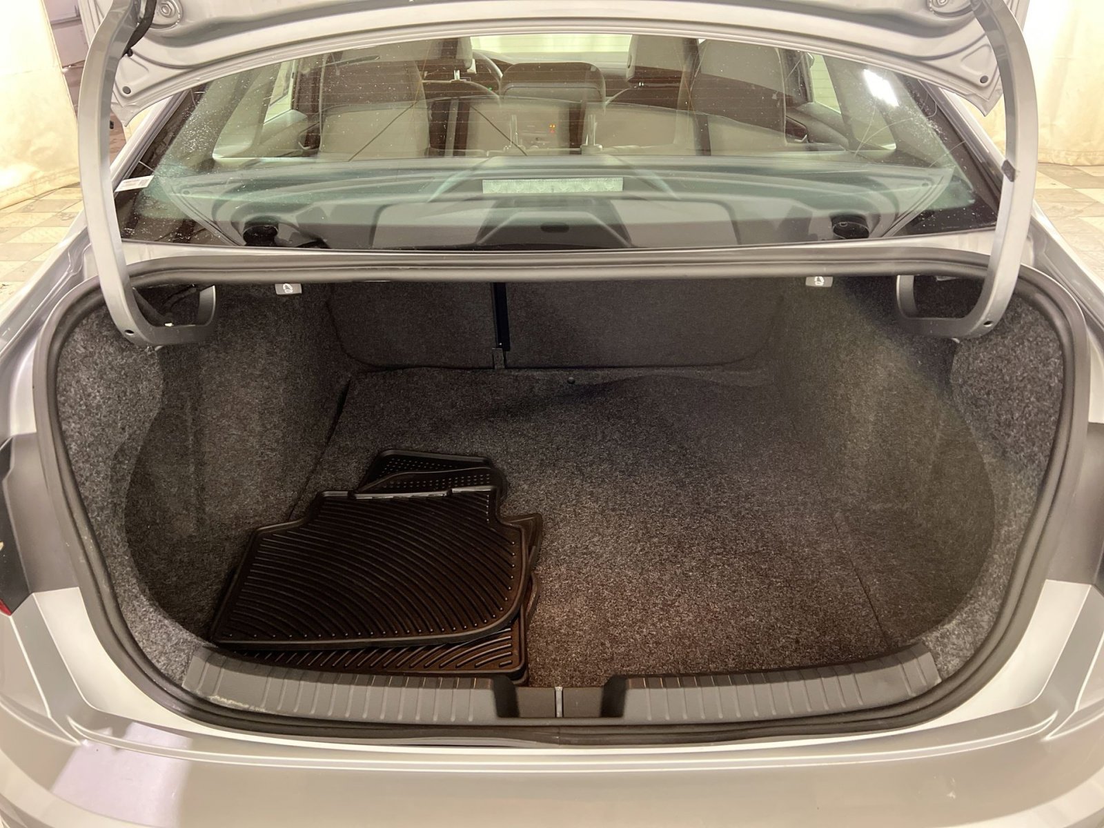 Used 2021 Volkswagen Jetta SE w/ SE Cold Weather Package image 26