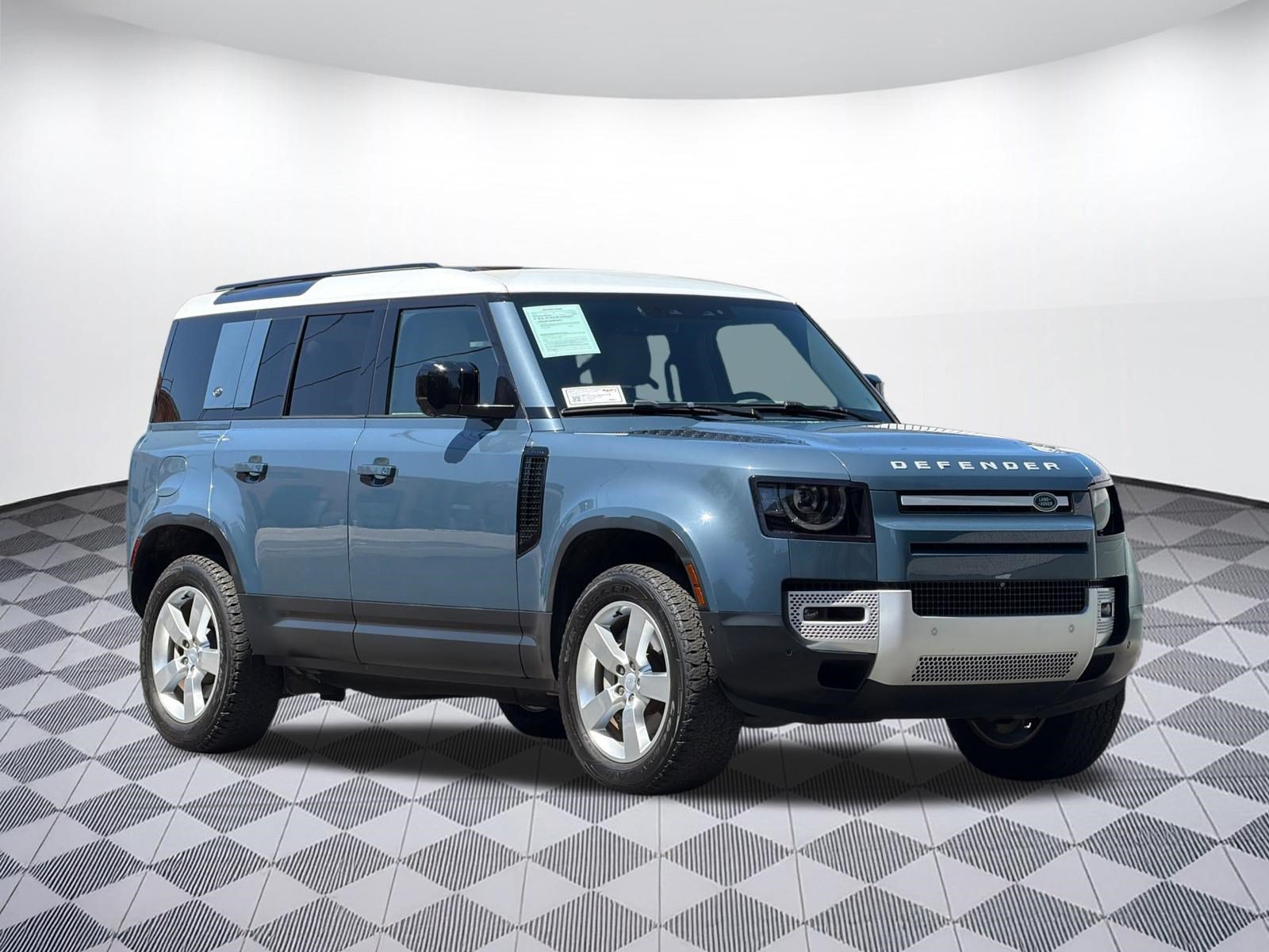 Used 2023 Land Rover Defender 110 SE AWD/4WD image 7