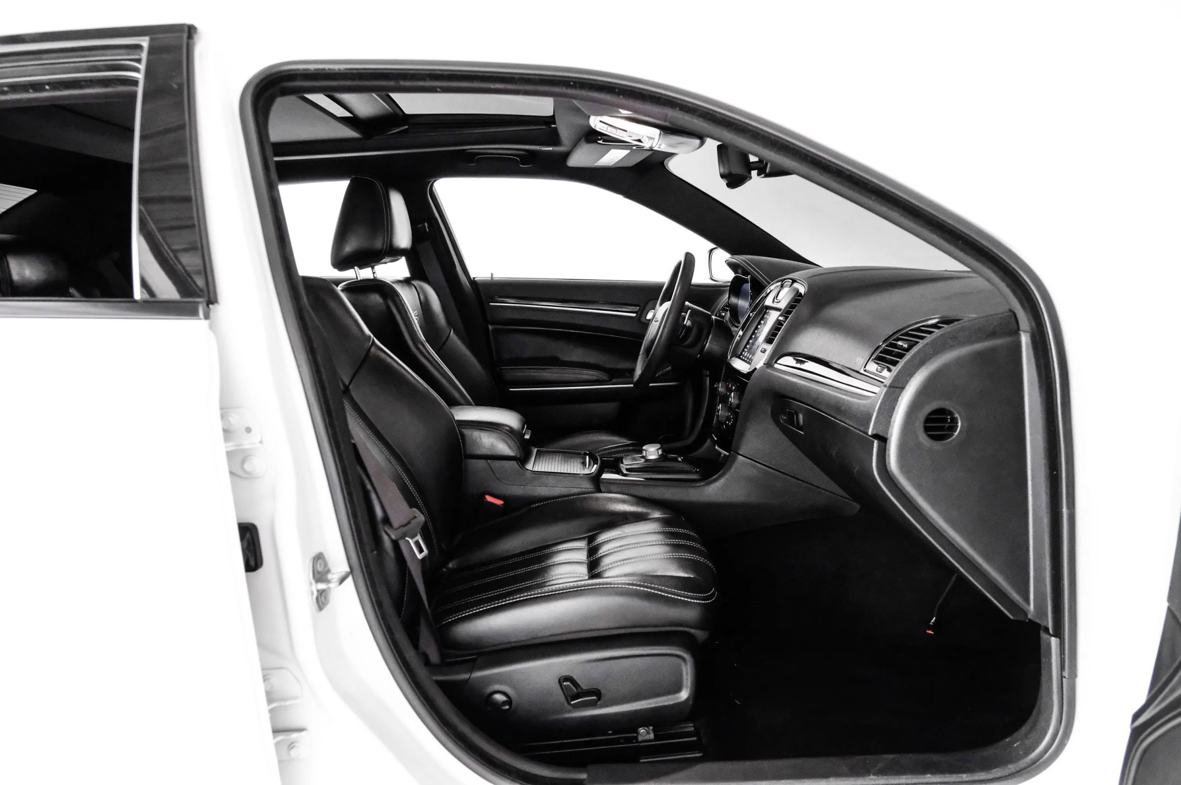 Used 2022 Chrysler 300 S RWD image 40