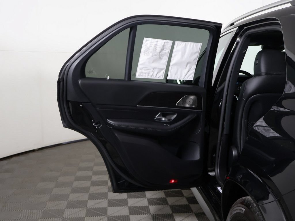 Used 2022 Mercedes-Benz GLE 450 4MATIC w/ AMG Line Exterior image 23