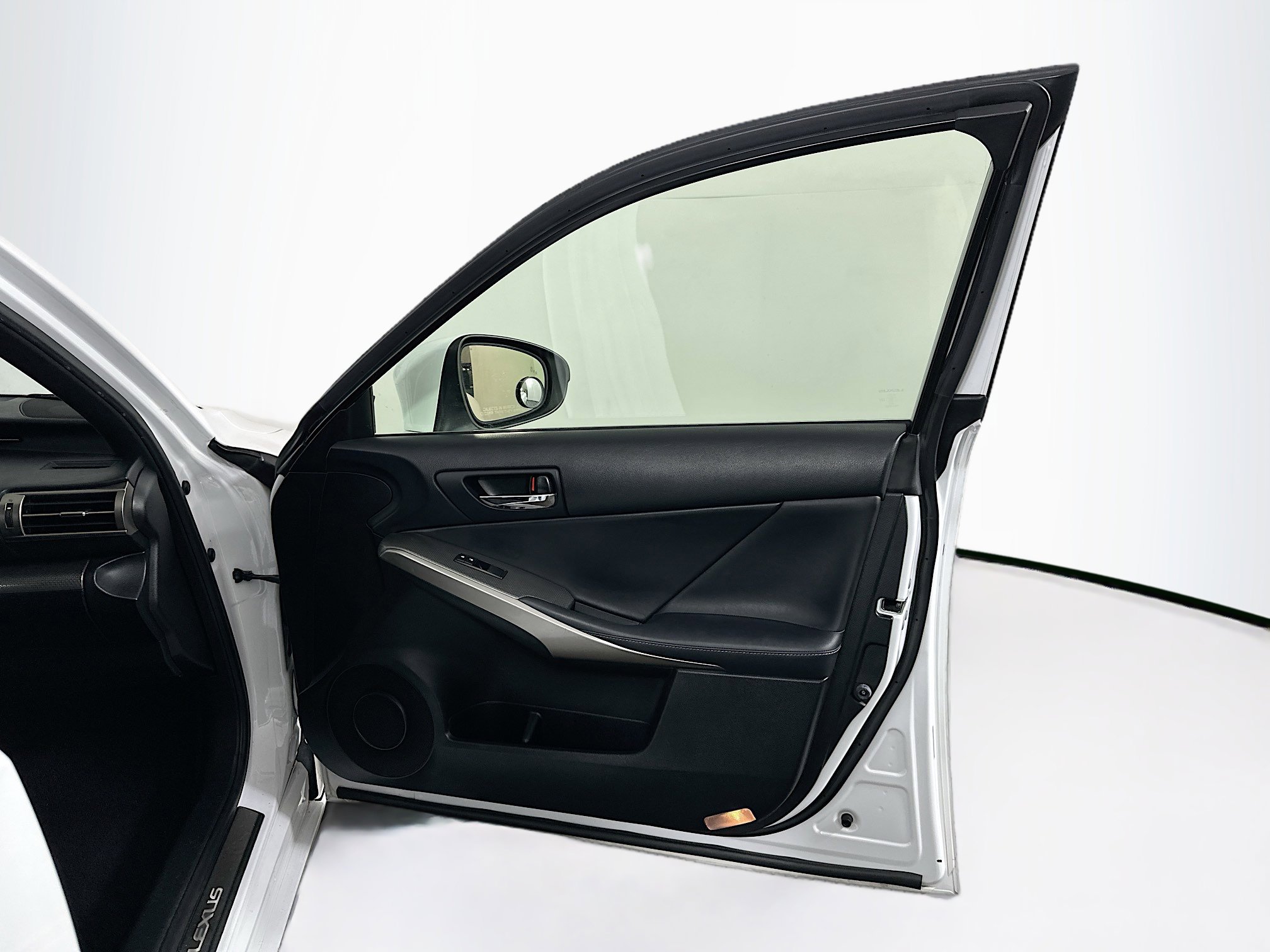 Used 2016 Lexus IS 300 AWD image 32