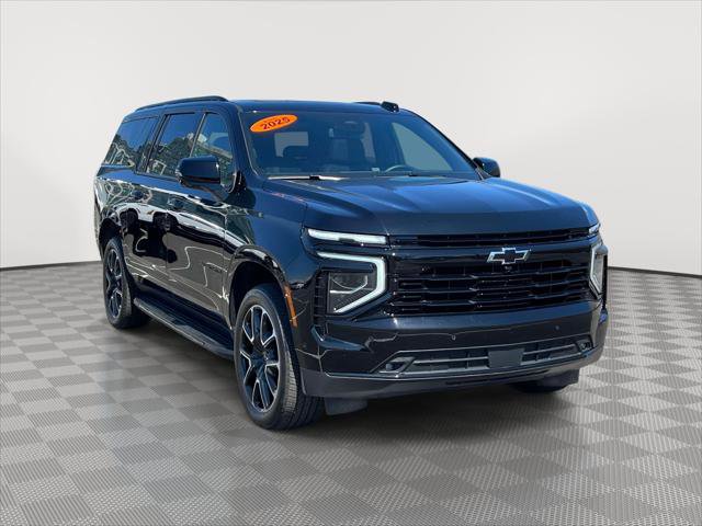 Used 2025 Chevrolet Suburban RST w/ Comfort Package image 1