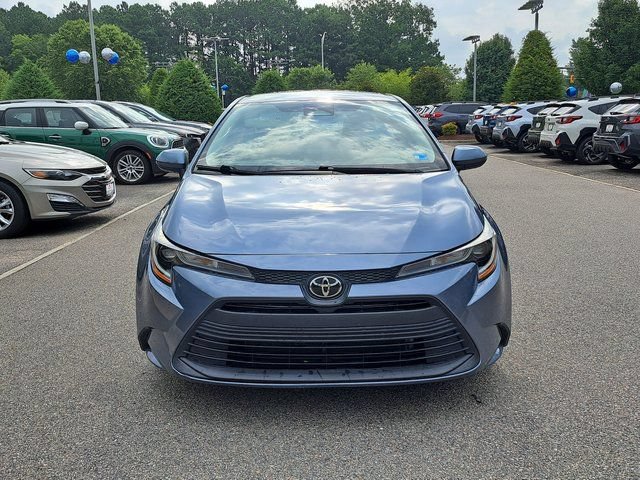 Used 2023 Toyota Corolla LE FWD image 3