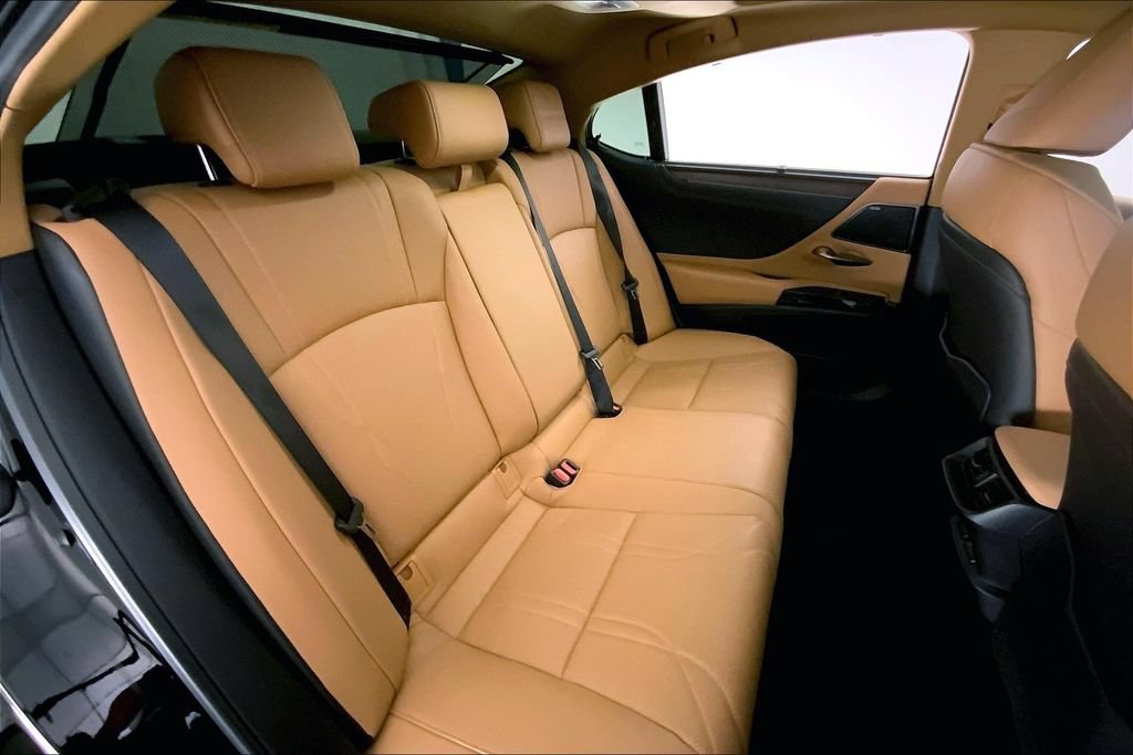 Used 2025 Lexus ES 350 Ultra Luxury w/ Accessory Package (Z2) FWD image 15
