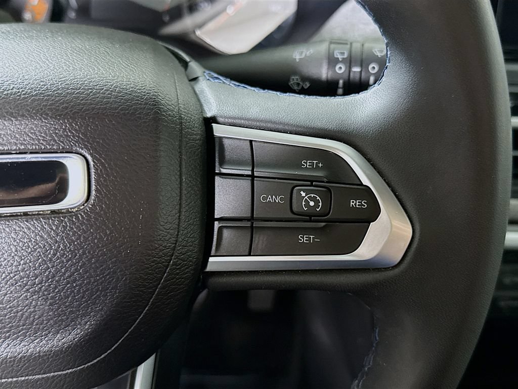 Used 2022 Jeep Compass Latitude w/ Sun and Sound Group AWD/4WD image 24